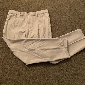 Men’s Dockers classic fit - flex comport with pleats W34 L30